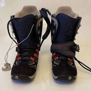 Burton Moto Men’s Snowboard Boots with Burton Bindings